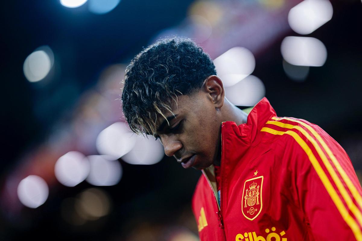 534场，诺伊尔追平伊梅尔并列德甲门将历史出场榜第二位（德甲门将出场榜：诺伊尔534场追平伊梅尔，并列历史第二）