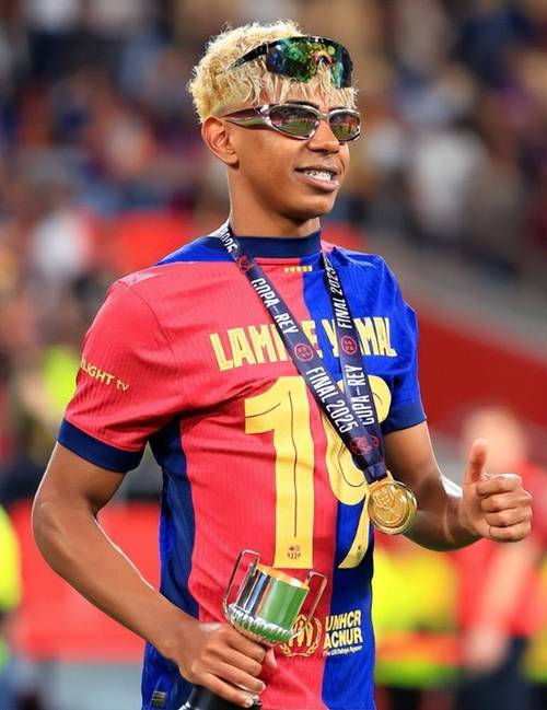 万隆前锋：我已准备好复出，我能否进球不重要，球队能赢就行