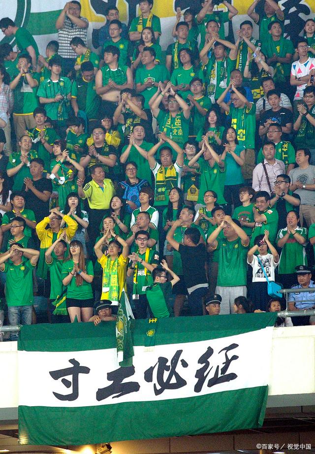 队记：斯玛特因背部伤势，将缺席今天对阵独行侠的比赛（队记者称斯玛特背伤将缺席今日战独行侠）