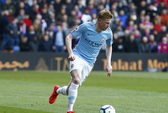 在与新西兰女足的友谊赛中，克尔受邀在一位球迷的孕肚上签名