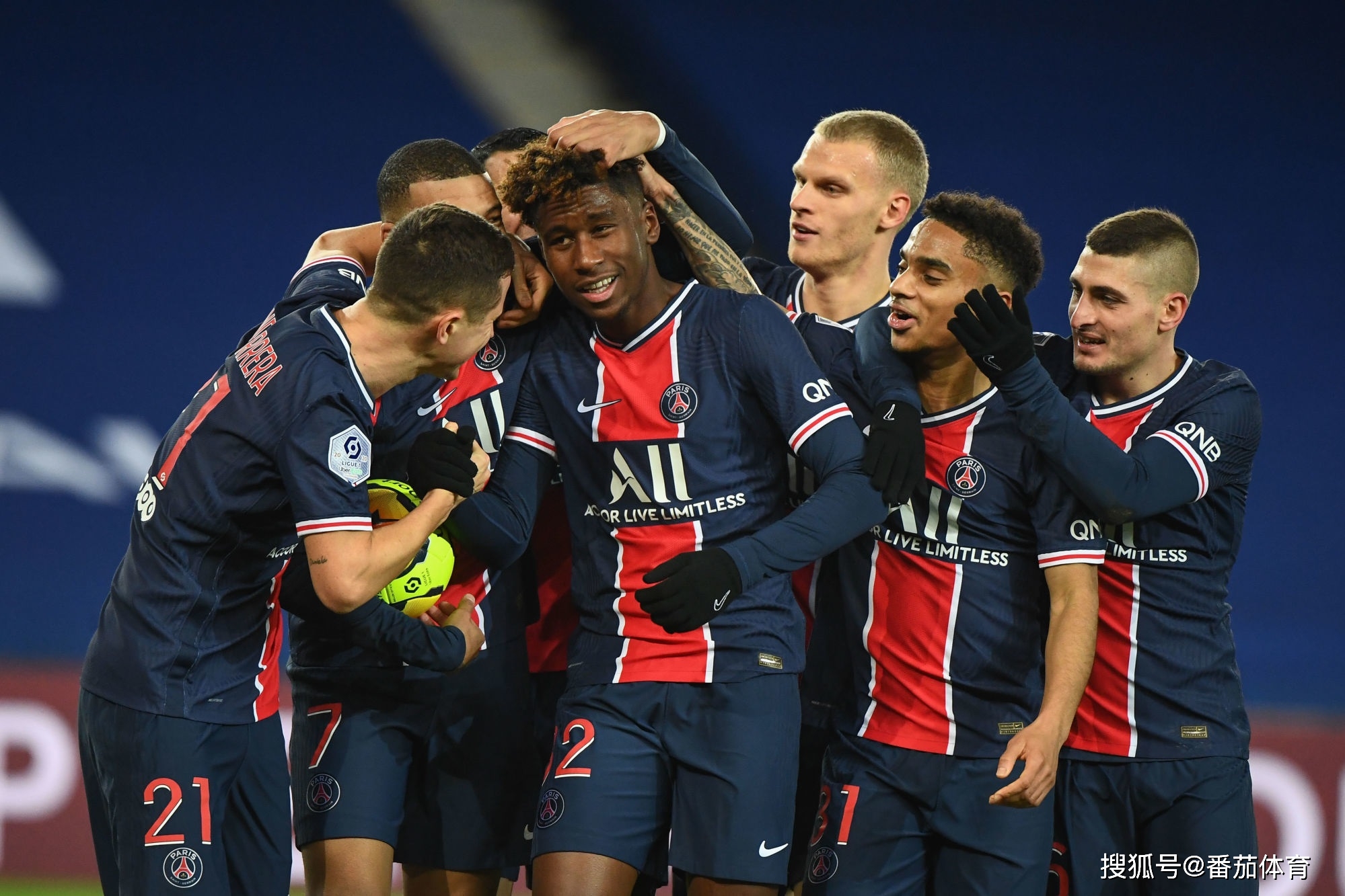 本泽马：皇马如今没有能指出问题的领袖，前场巨星们缺少牺牲（本泽马直言：皇马缺少敢指出问题的领袖，前场巨星缺乏牺牲精神）