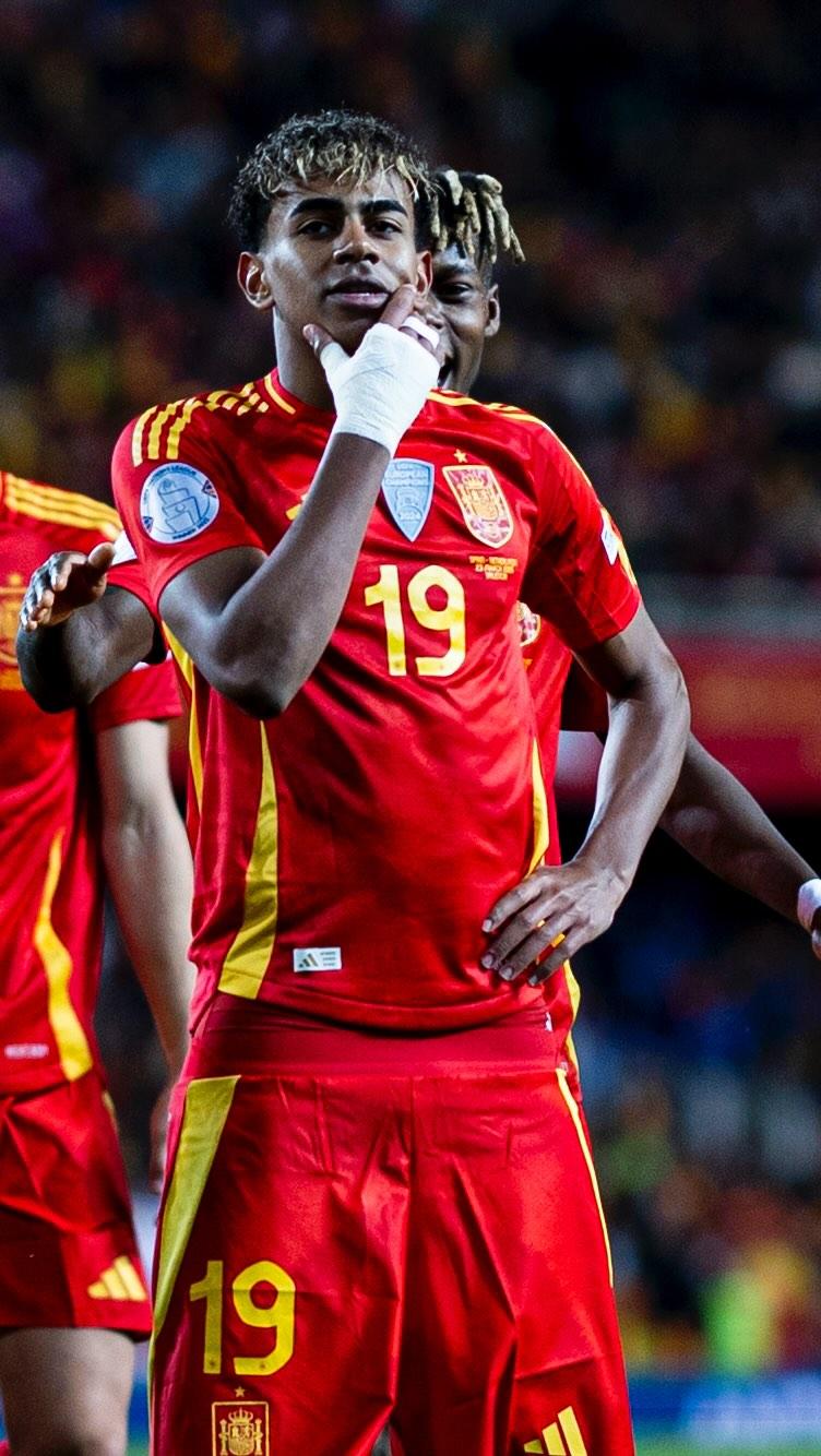 五大联赛年薪排名：哈兰德3170万欧居首，姆巴佩3130万欧第二（五大联赛球员年薪榜：哈兰德以3170万欧称王，姆巴佩以3130万欧居次）