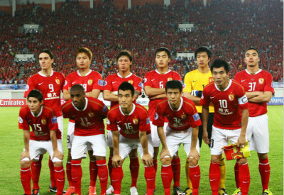 李小鹏回应女儿学花滑：练体操压力太大，但所有运动项目都很苦（李小鹏谈女儿改练花滑：体操压力大，运动无一不吃苦）