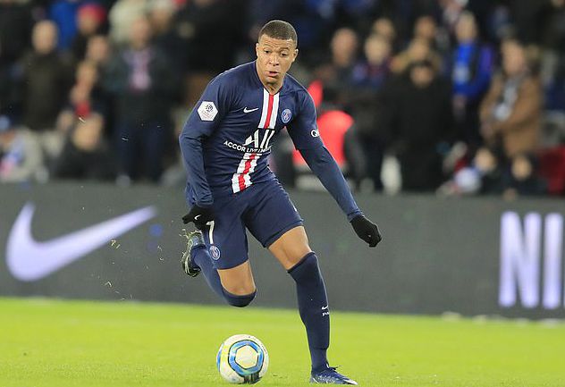 又犯规了！第二节刚上来杨瀚森补防科沃德又被裁判吹打手&已经3犯