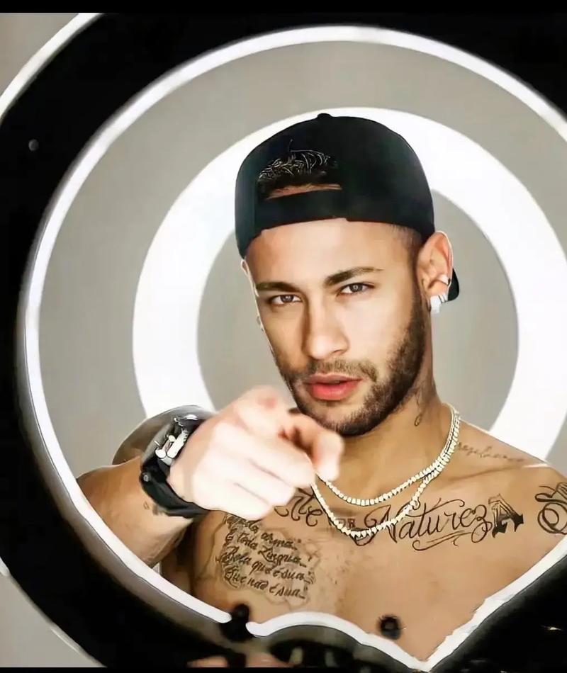 巴西足协官方：加布里埃尔右大腿肌肉损伤，退出本期集训（巴西足协通报：加布里埃尔右大腿肌肉受伤，已从本期集训名单中撤出）