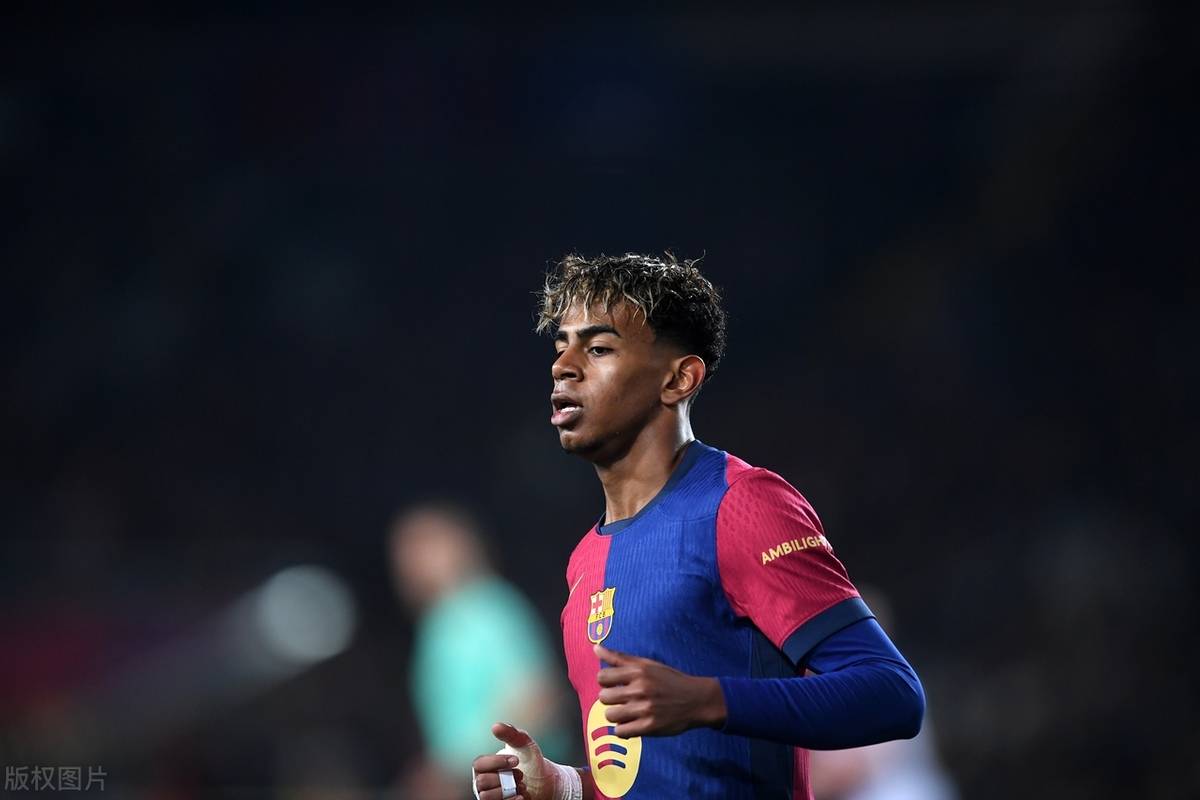 174次扑救，库尔图瓦是2025年五大联赛扑救次数最多的门将（库尔图瓦以174次扑救领跑2025五大联赛门将扑救榜）