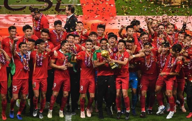 官方：老特拉福德新增6000个安全站立席，本轮正式启用（官宣：老特拉福德增设6000个安全站席，本轮起启用）