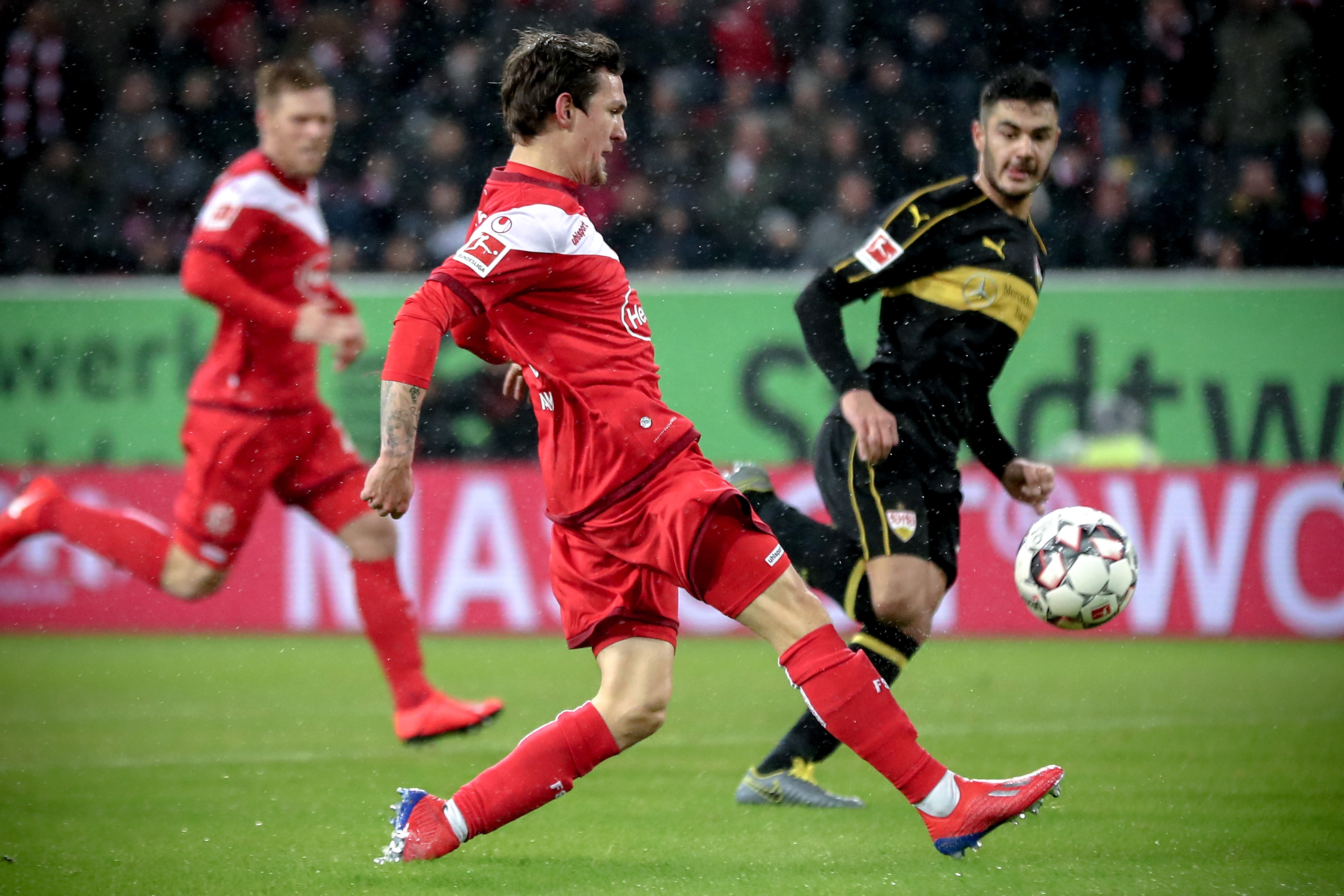 德拉富恩特：赢球是最难的，这种提醒时不时来一下也不是坏事