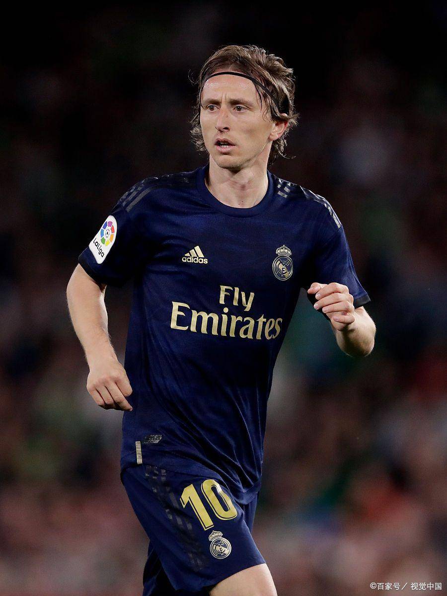 格策再遇弗里克，欧冠对决引回忆（欧冠重逢弗里克，格策往事涌现）