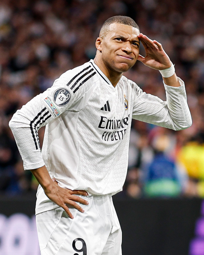 姆巴佩西甲赛季前11场进13球，本世纪皇马球员仅次于C罗