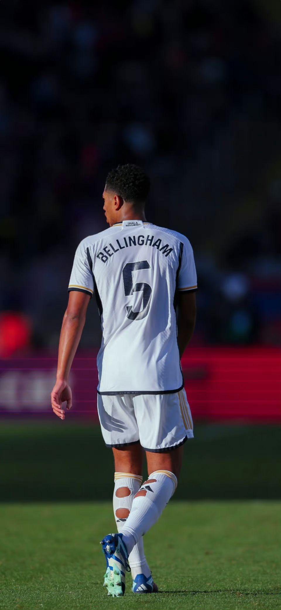 科莫前锋莫拉塔左大腿重伤或手术，预计缺席数月（科莫前锋莫拉塔左大腿重伤恐需手术，预计将缺阵数月）